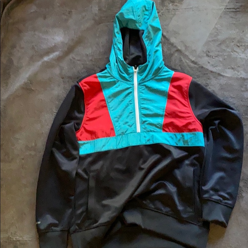 Xersion windbreaker with hood